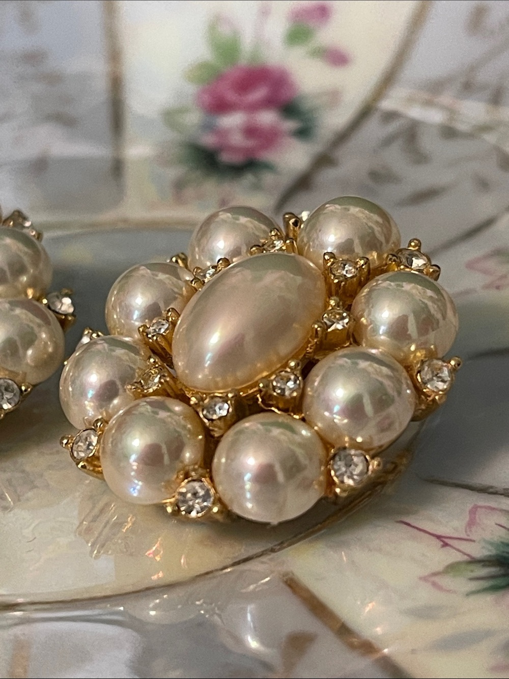 1980’s Christian Dior Faux Pearl & Rhinestone Cluster Clip-On Earrings - Picture 5 of 9